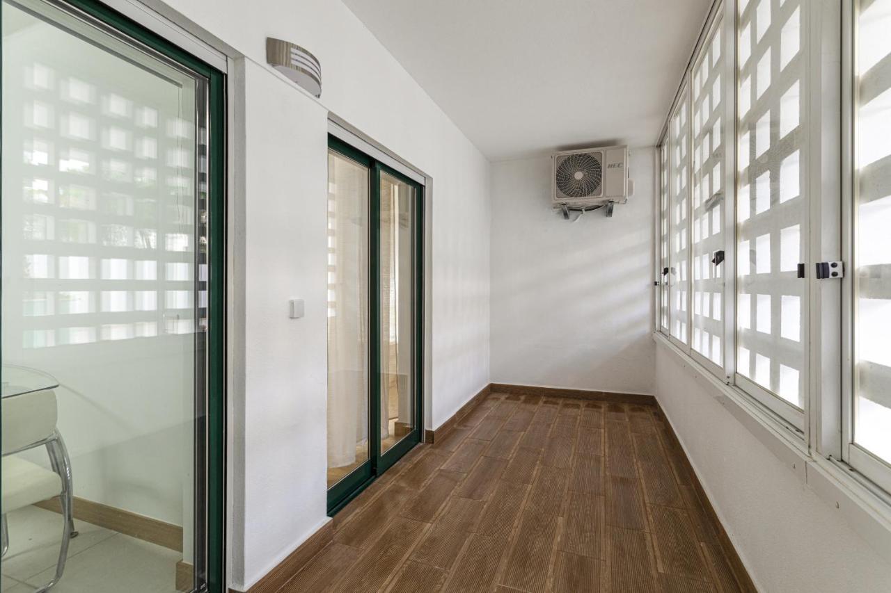 Miral 2 - Beach Front Apartment With Pool Quarteira Exterior photo